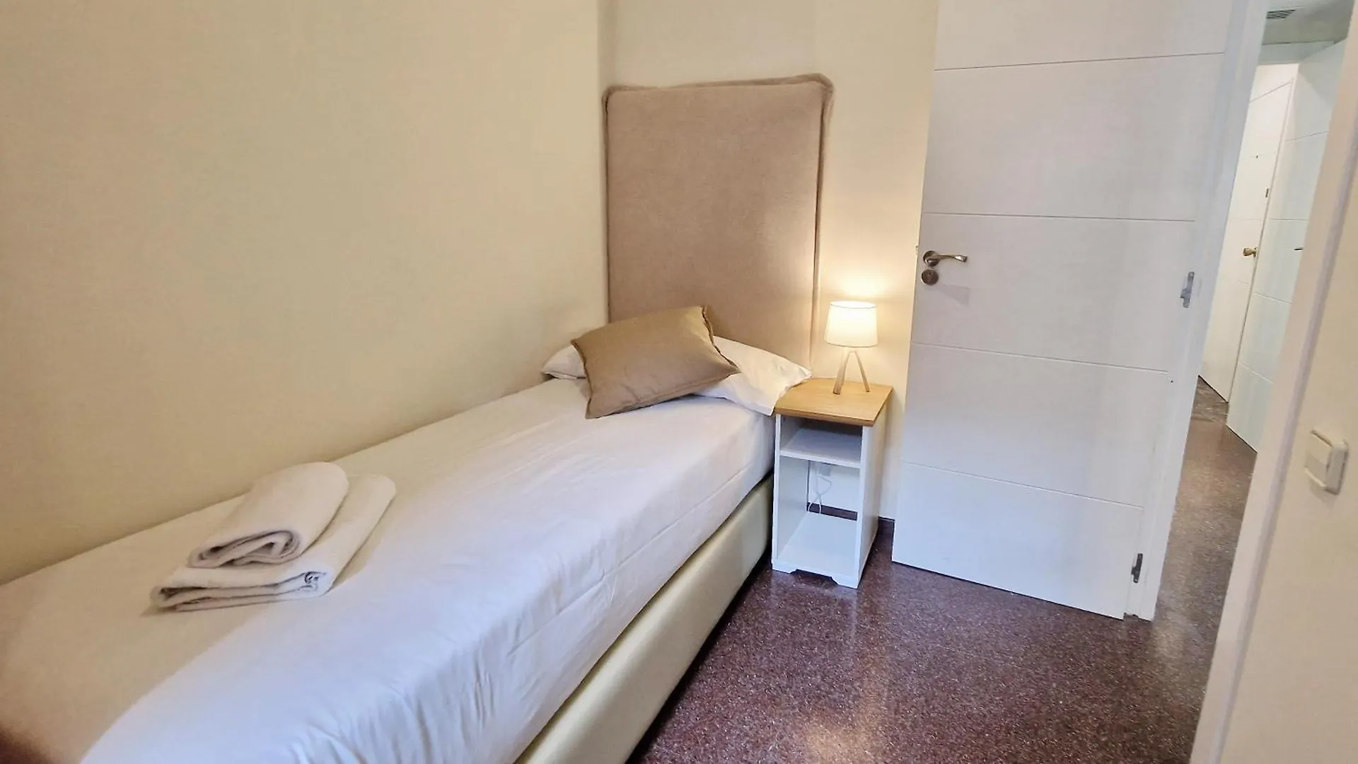 Modern Apartment Close To The Camp Nou Stadium Barcelona
